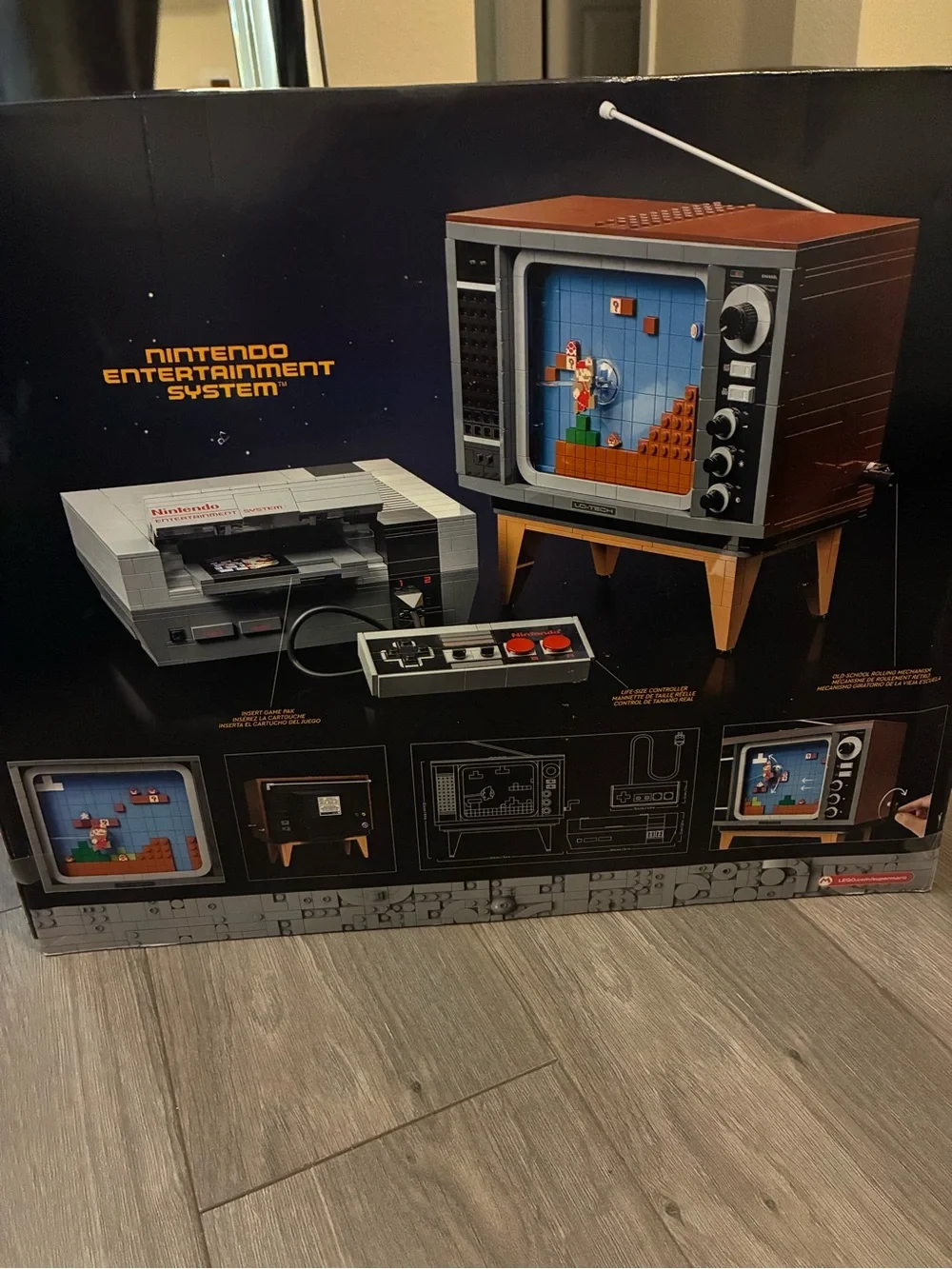 LEGO Nintendo Entertainment System Console & Retro TV Set - Brown, Gray, Black